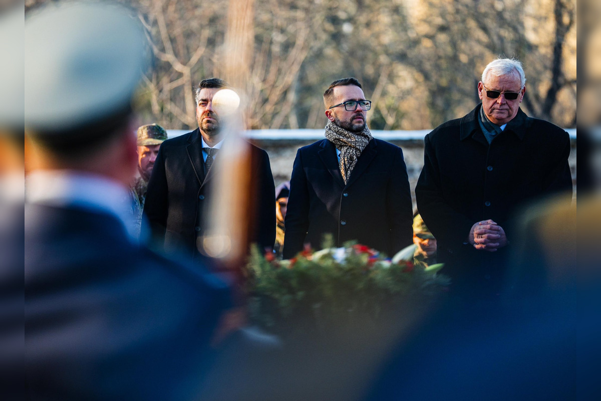 FOTO: Slovensko si pripomína okrúhle výročie leteckej tragédie, foto 11