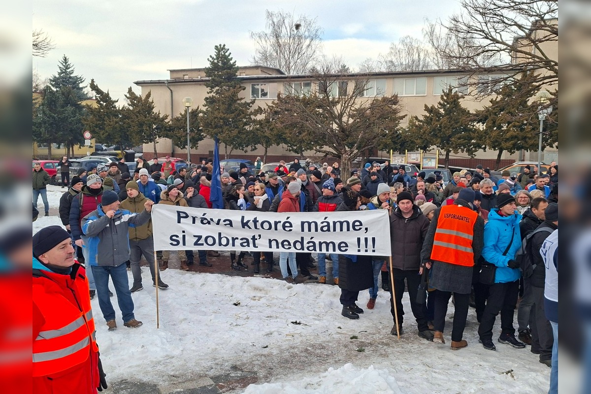 FOTO: Štrajkový míting zamestnancov U. S. Steel, foto 18