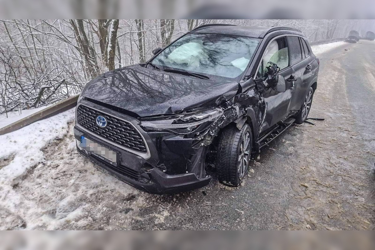 FOTO: Vážna nehoda medzi obcami Rákoš a Slanec, foto 1