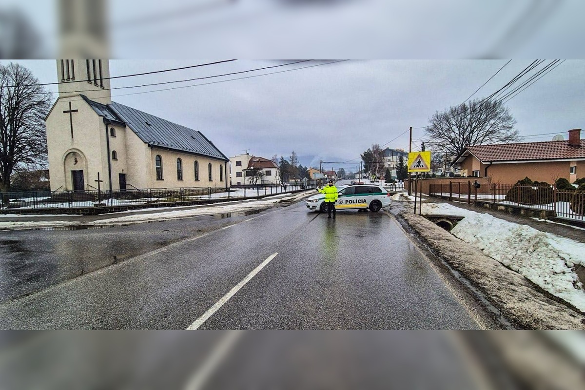 FOTO: Vážna nehoda medzi obcami Rákoš a Slanec, foto 3