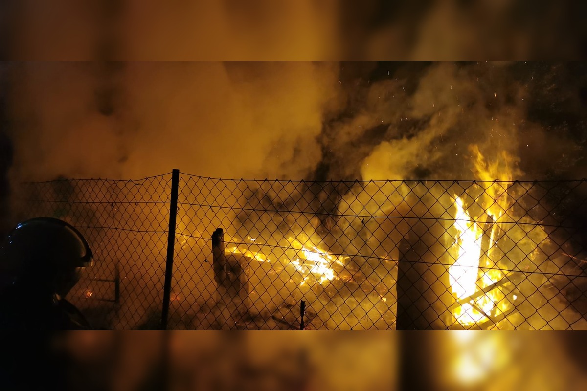 FOTO: Tragický požiar unimobunky v Šaci, foto 3