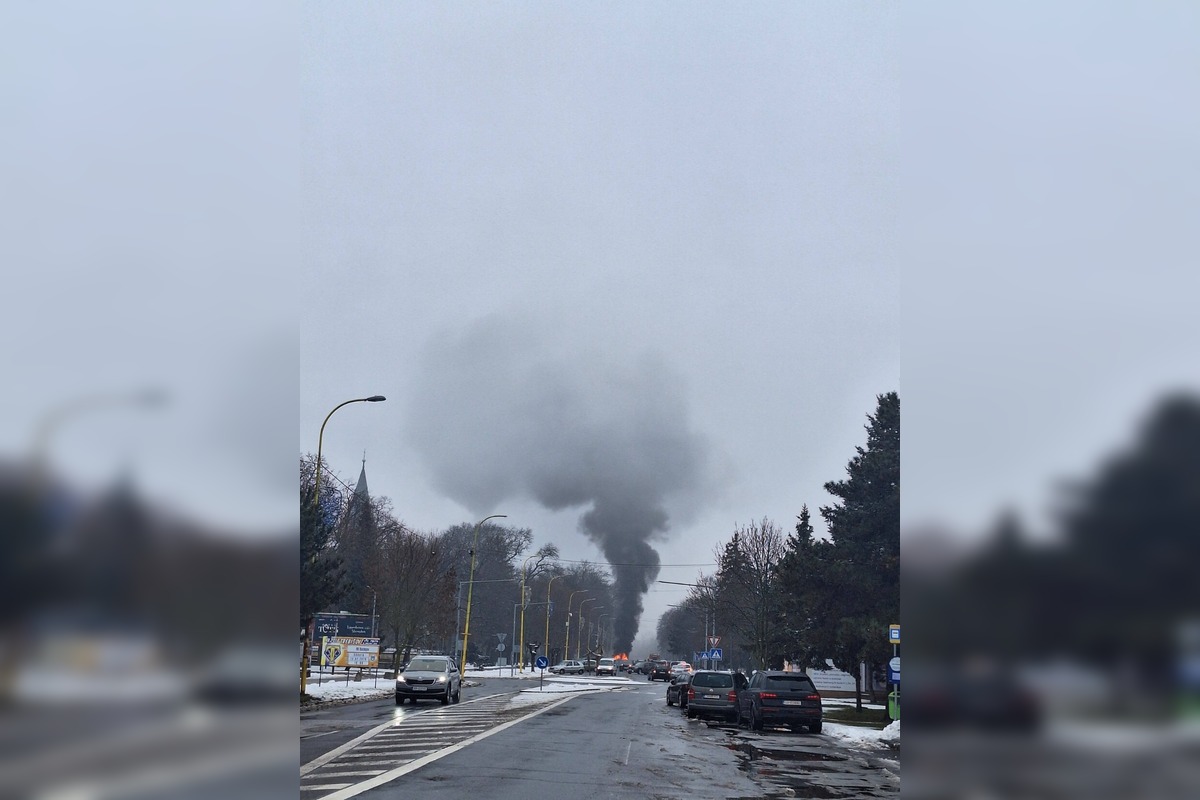 FOTO: V Trebišove zhorelo BMW do tla, foto 4