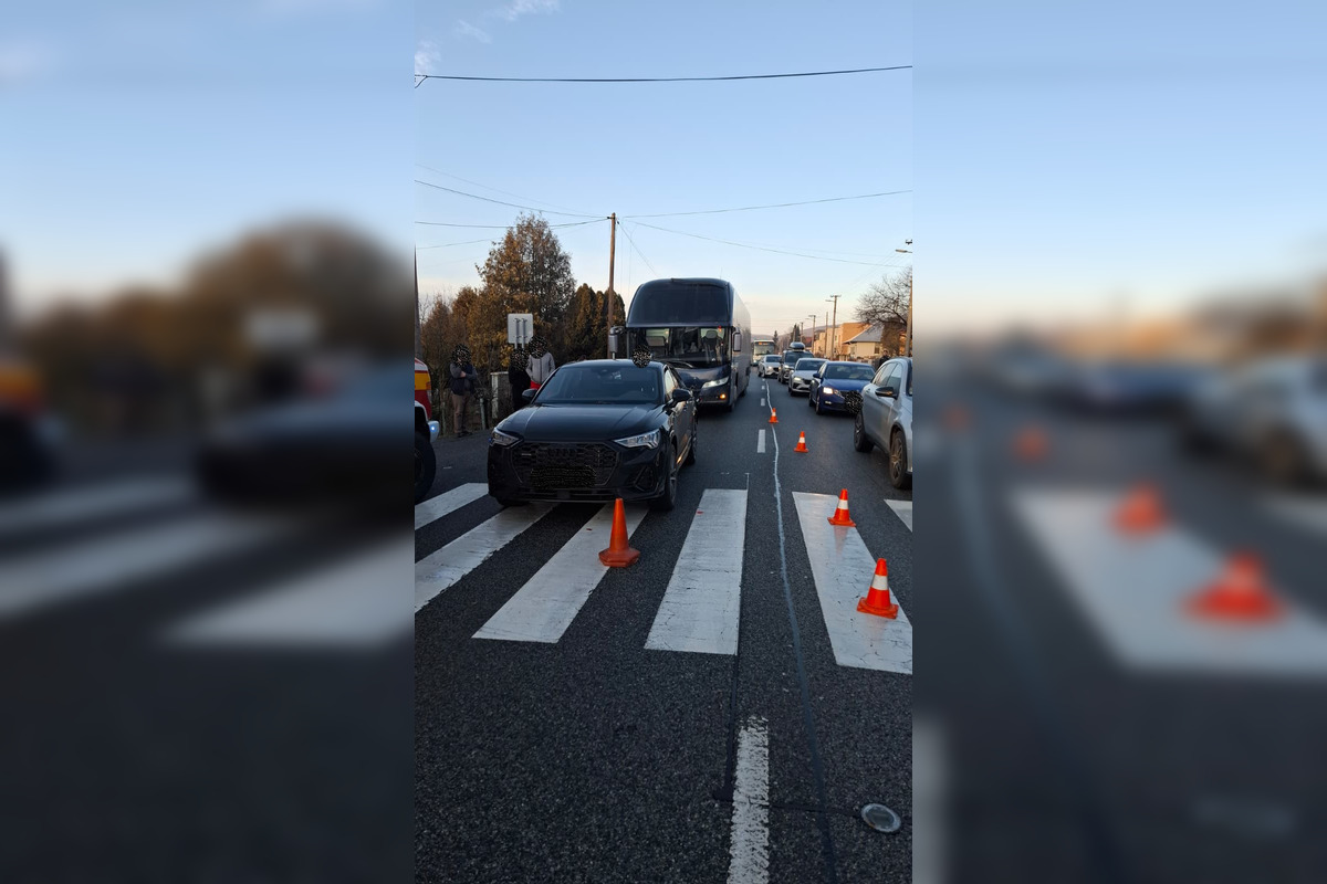 FOTO: Vo Svinici došlo k vážnej dopravnej nehode, zasahujú tu všetky záchranné zložky, foto 1