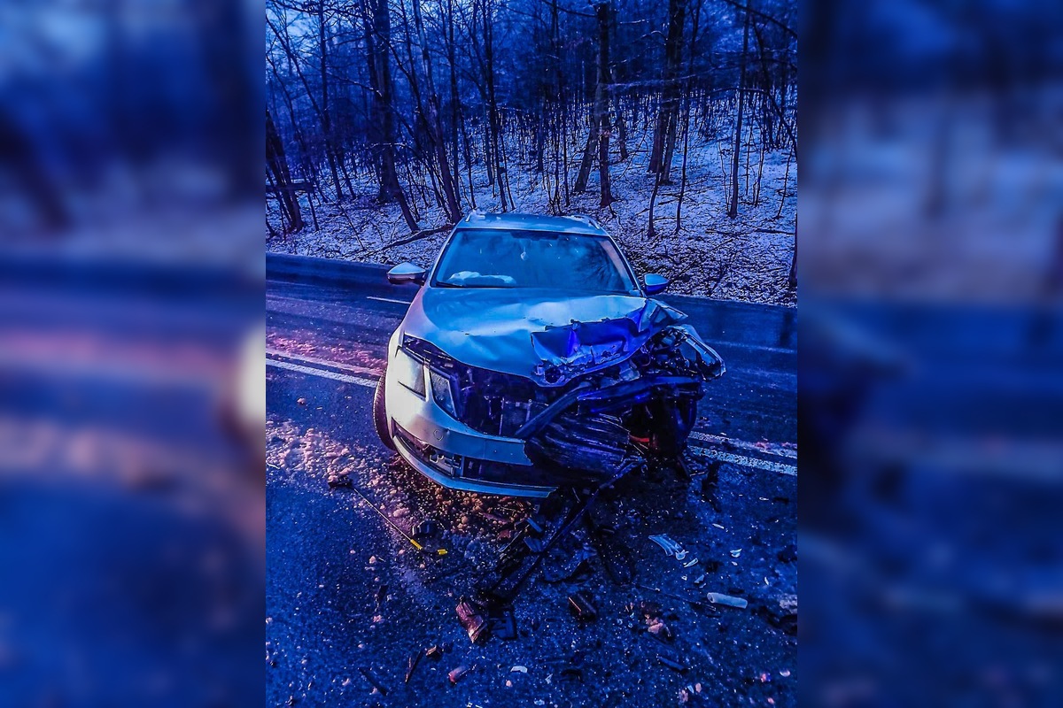 FOTO: Za Ďurďošíkom v smere na Košické Oľšany došlo k čelnej zrážke áut, foto 2
