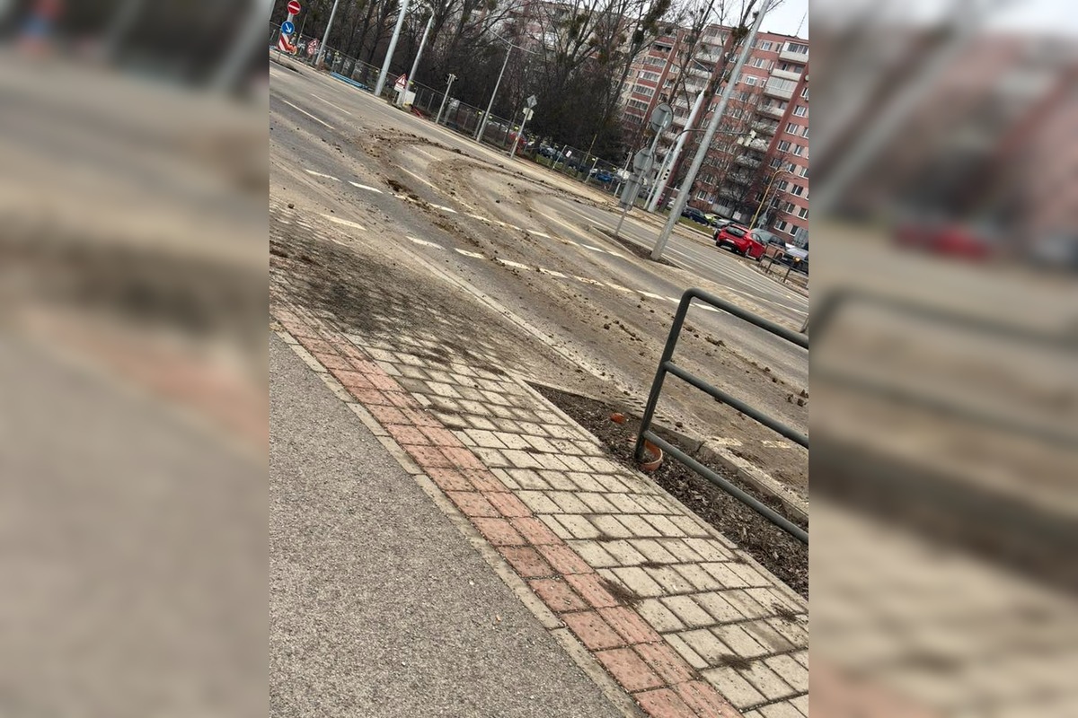 FOTO: Cesty na Jazere sú celé od blata, foto 2