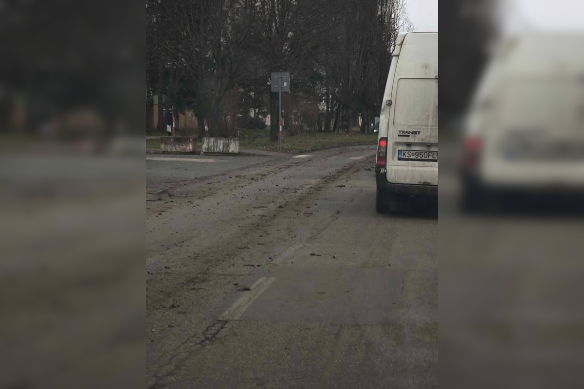 FOTO: Cesty na Jazere sú celé od blata, foto 1