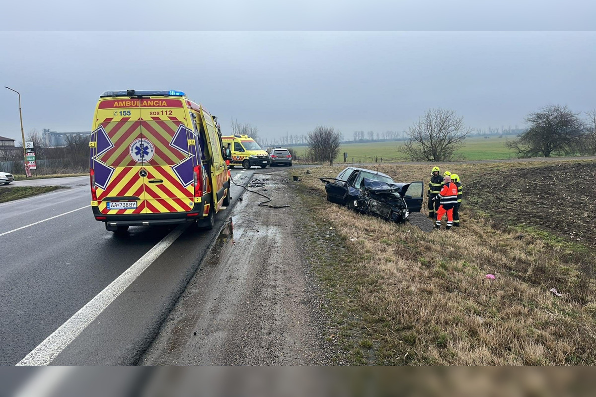 FOTO: V Trebišove došlo v piatok trinásteho k smrteľnej nehode, foto 4