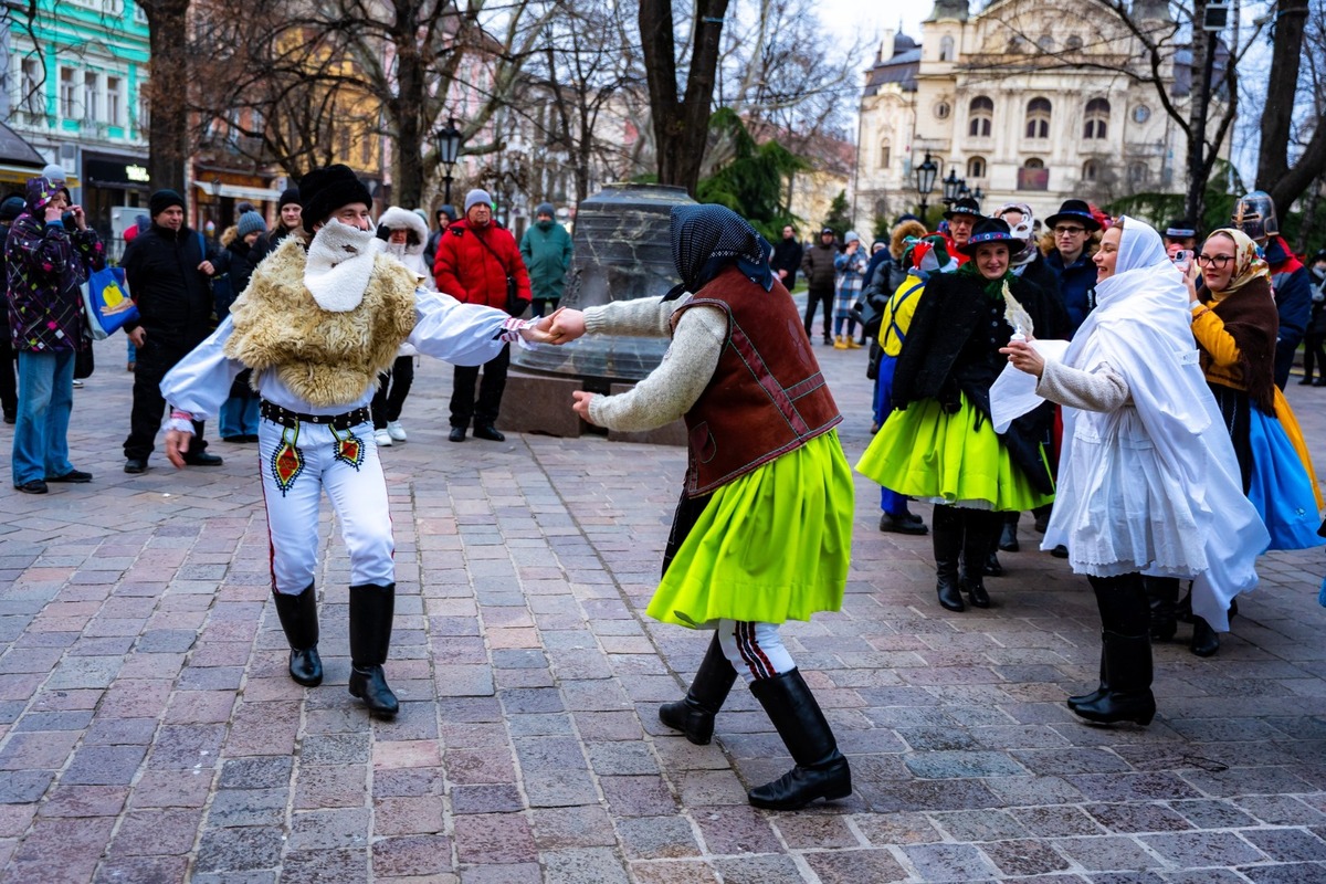 FOTO: Fašiangový sprievod centrom Košíc či sladká šiškománia, takto vyzerali slávnosti v metropole východu, foto 17