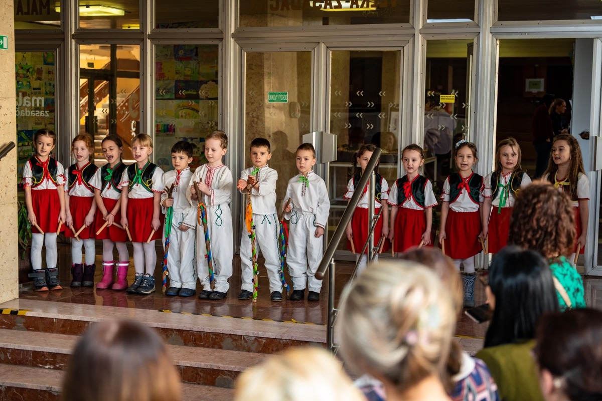 FOTO: Fašiangový sprievod centrom Košíc či sladká šiškománia, takto vyzerali slávnosti v metropole východu, foto 24