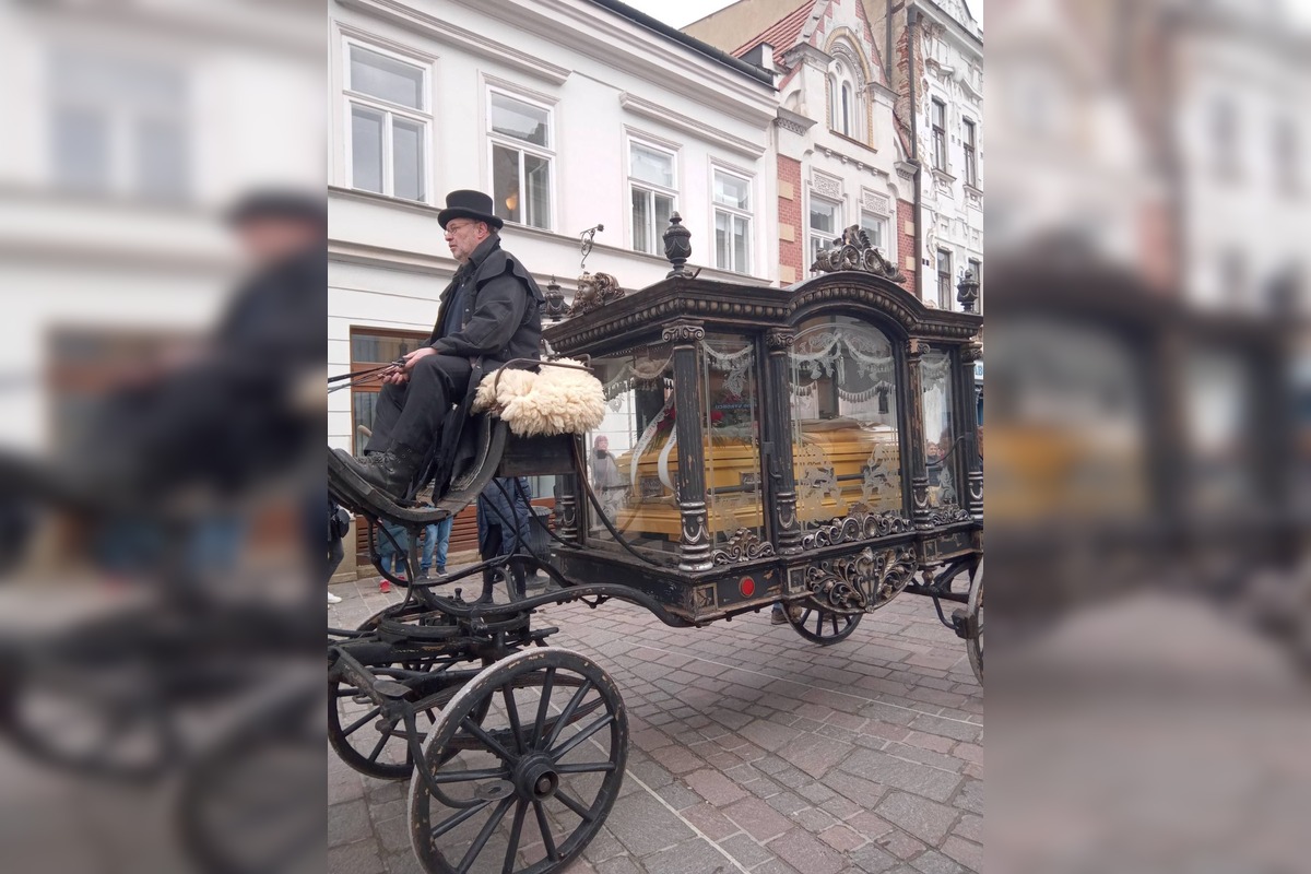 FOTO: Pohreb rómskeho kráľa Róberta Botoša, foto 3