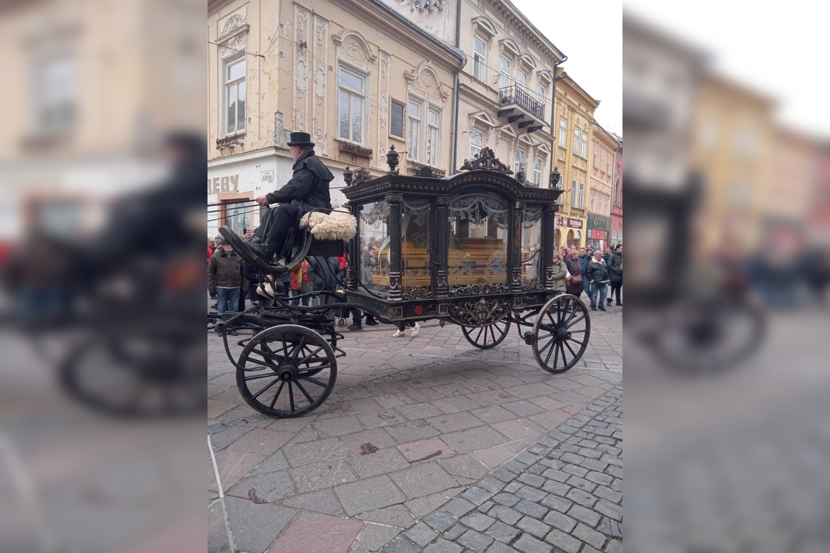 FOTO: Pohreb rómskeho kráľa Róberta Botoša, foto 5