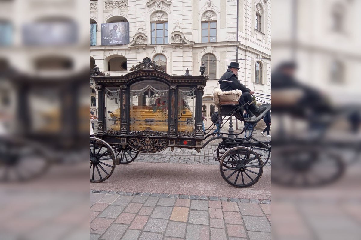 FOTO: Pohreb rómskeho kráľa Róberta Botoša, foto 7