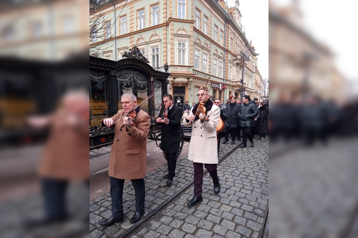 FOTO: Pohreb rómskeho kráľa Róberta Botoša, foto 4