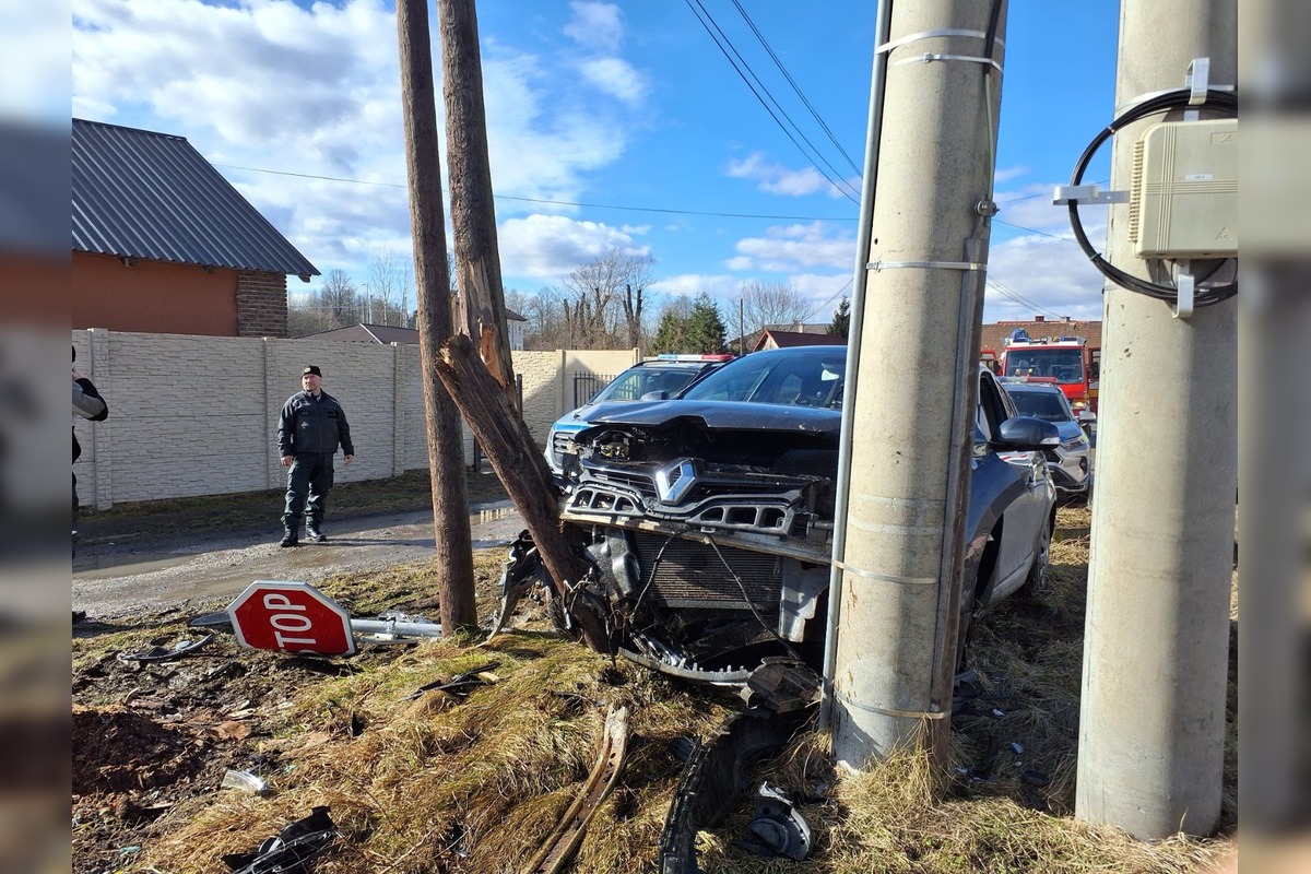 FOTO: Nehoda dvoch áut medzi Rožňavou a Brzotínom, foto 5