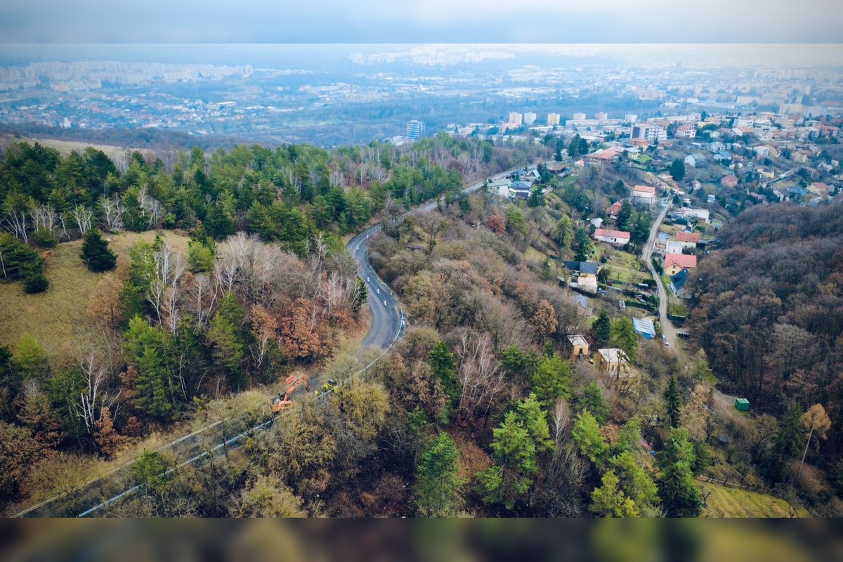 FOTO: Problémové esíčko na Kavečianskej ceste opravia, foto 3