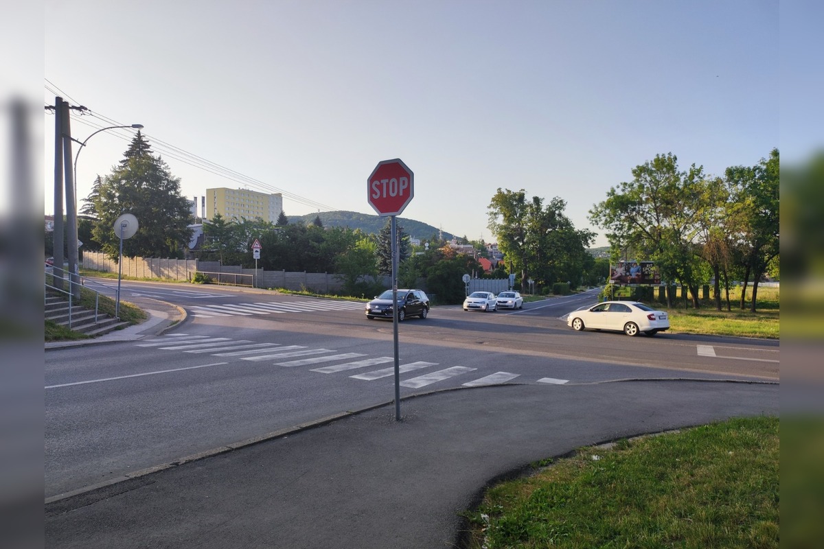 FOTO: Na križovatke pri Crow Aréne postavia kruhový objazd, foto 4