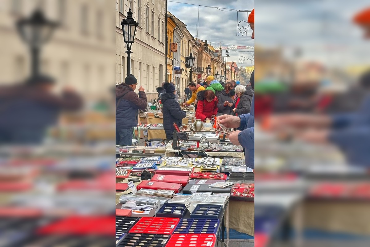 FOTO: Burza starožitností pri Dóme sv. Alžbety v Košiciach, foto 3