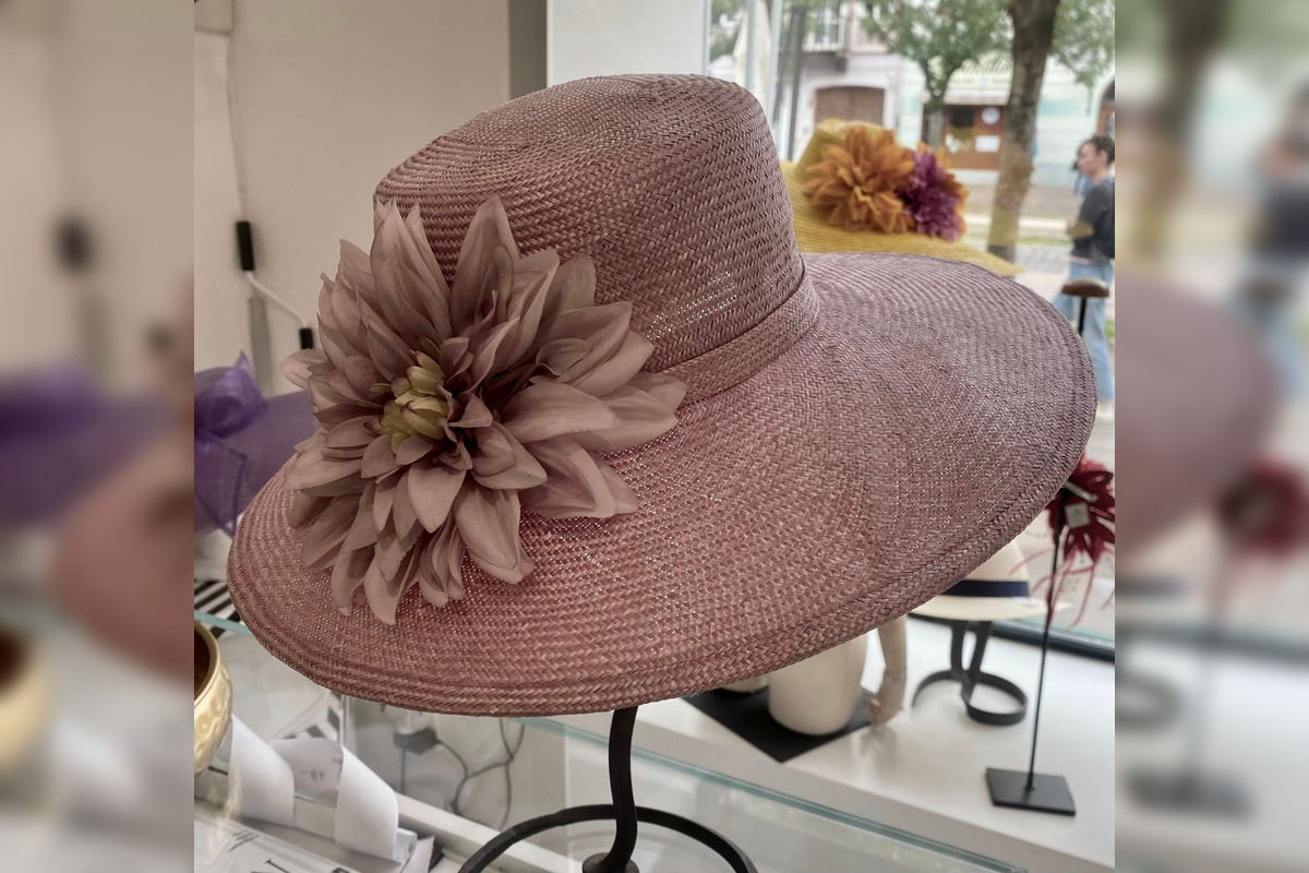 FOTO: Na košickej Hlavnej ulici vznikajú nádherné klobúky, foto 8