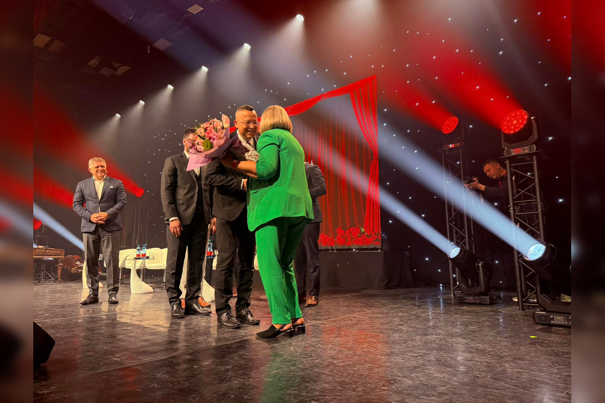 FOTO: V michalovskom kultúrnom stredisku zaplnili celé hľadisko nadšené diváčky, foto 11