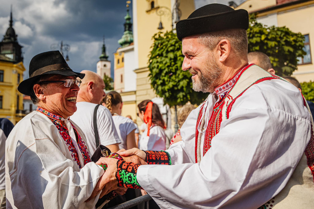 FOTO: Slovenskí politici sa radi obliekajú tradične, nie vždy to dopadne dobre, foto 9