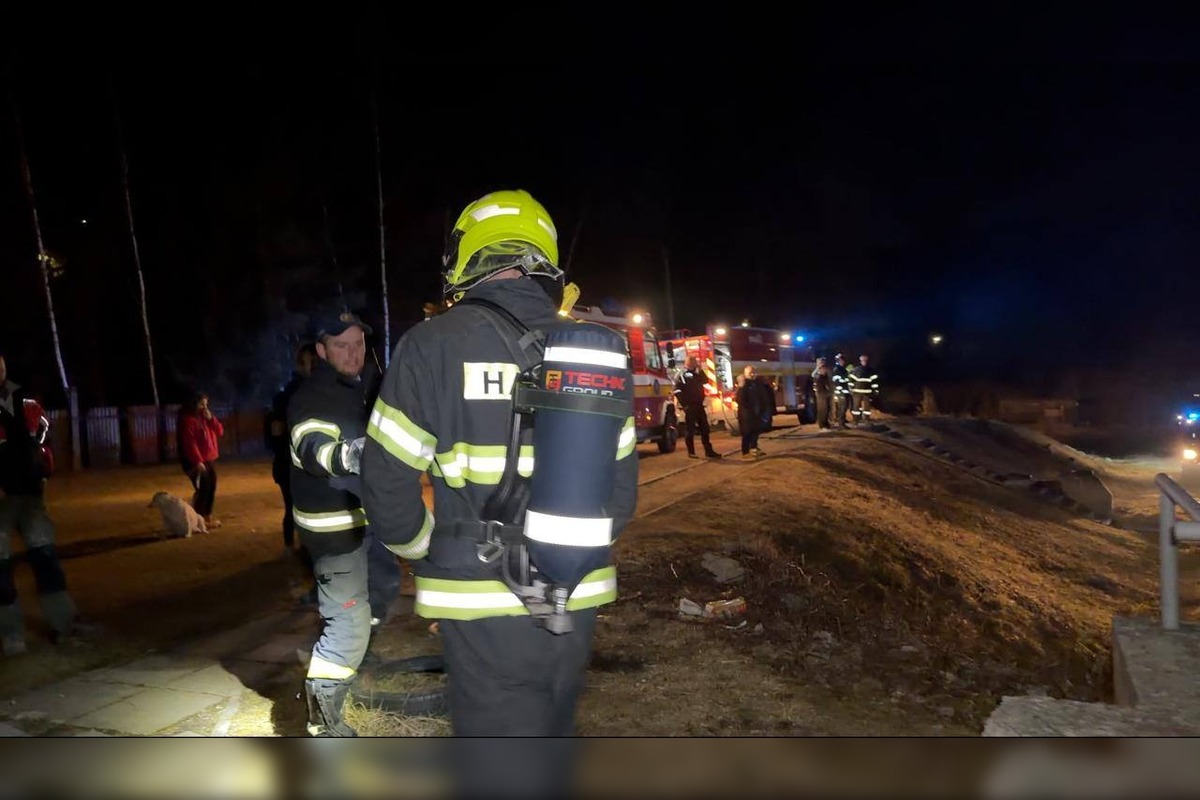 FOTO: Hasiči majú za sebou horúcu noc v Košickom kraji, foto 7
