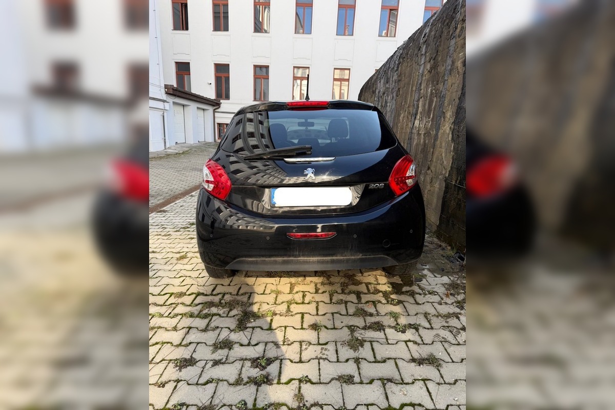 FOTO: Daňové úrady na východe rozpredávajú autá v dražbách, foto 15