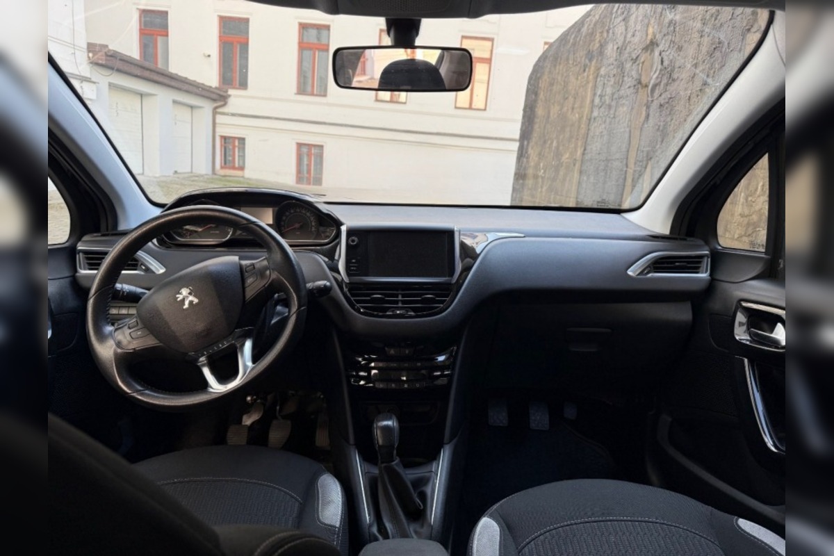 FOTO: Daňové úrady na východe rozpredávajú autá v dražbách, foto 16