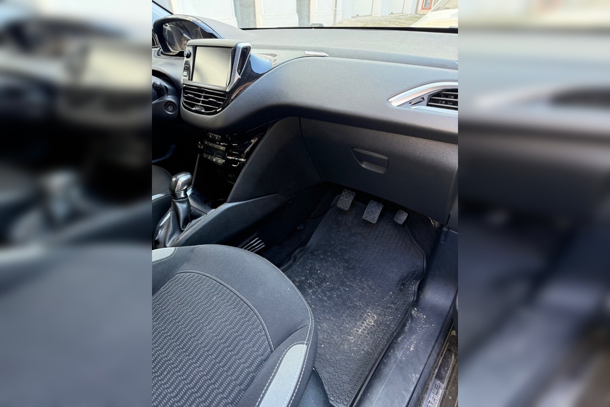 FOTO: Daňové úrady na východe rozpredávajú autá v dražbách, foto 17