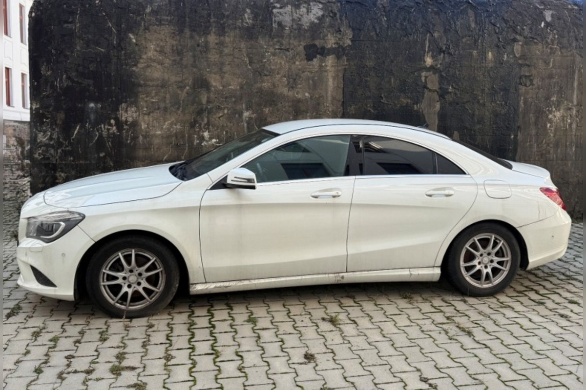 FOTO: Daňové úrady na východe rozpredávajú autá v dražbách, foto 19