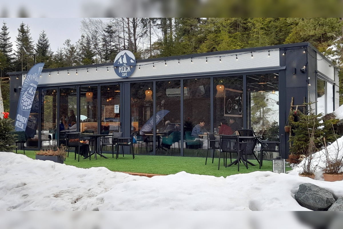 FOTO: Starosta košického sídliska ukázal obyvateľom návrhy komunitnej kaviarne, foto 1