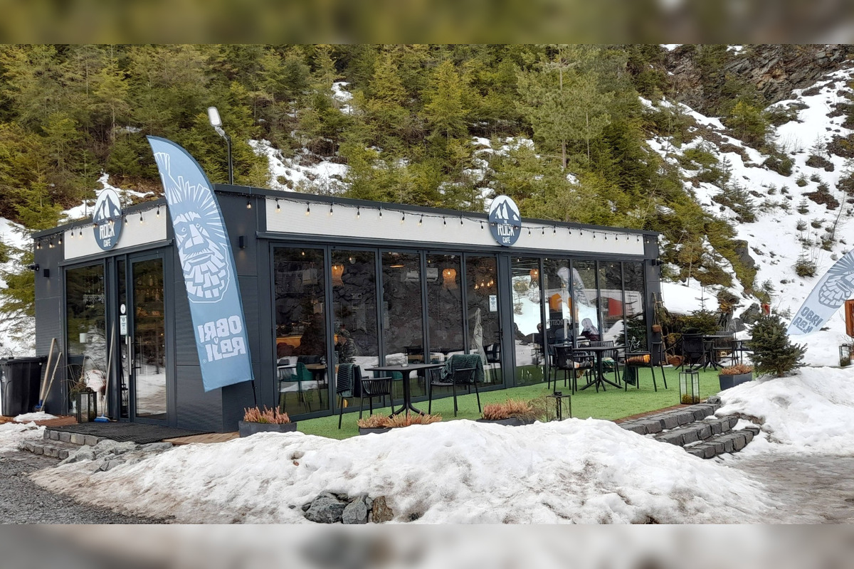 FOTO: Starosta košického sídliska ukázal obyvateľom návrhy komunitnej kaviarne, foto 3