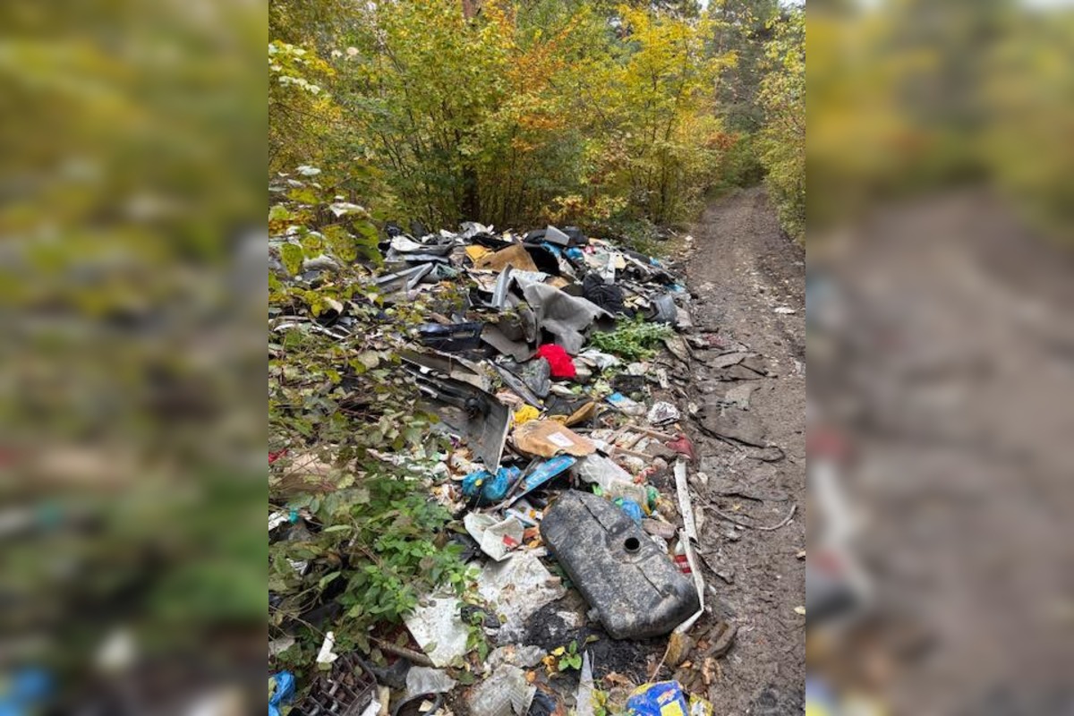 FOTO: Nelegálna skládka odpadu v Ďurkove, foto 2