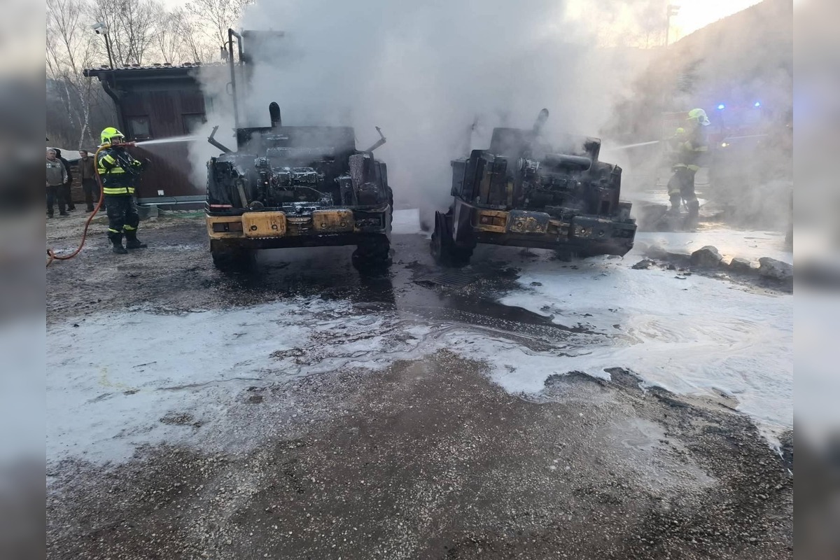 FOTO: Požiar expedičného skladu v Mníšku nad Hnilcom, foto 1