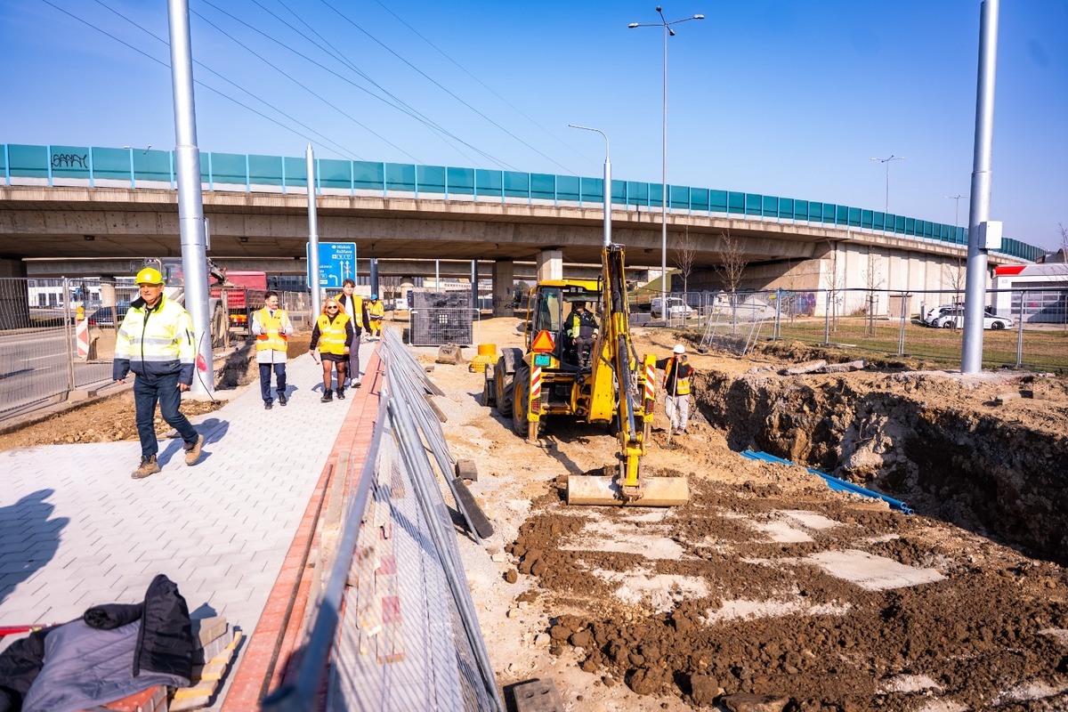 FOTO: Modernizácia električkovej trate Nad jazerom, foto 1