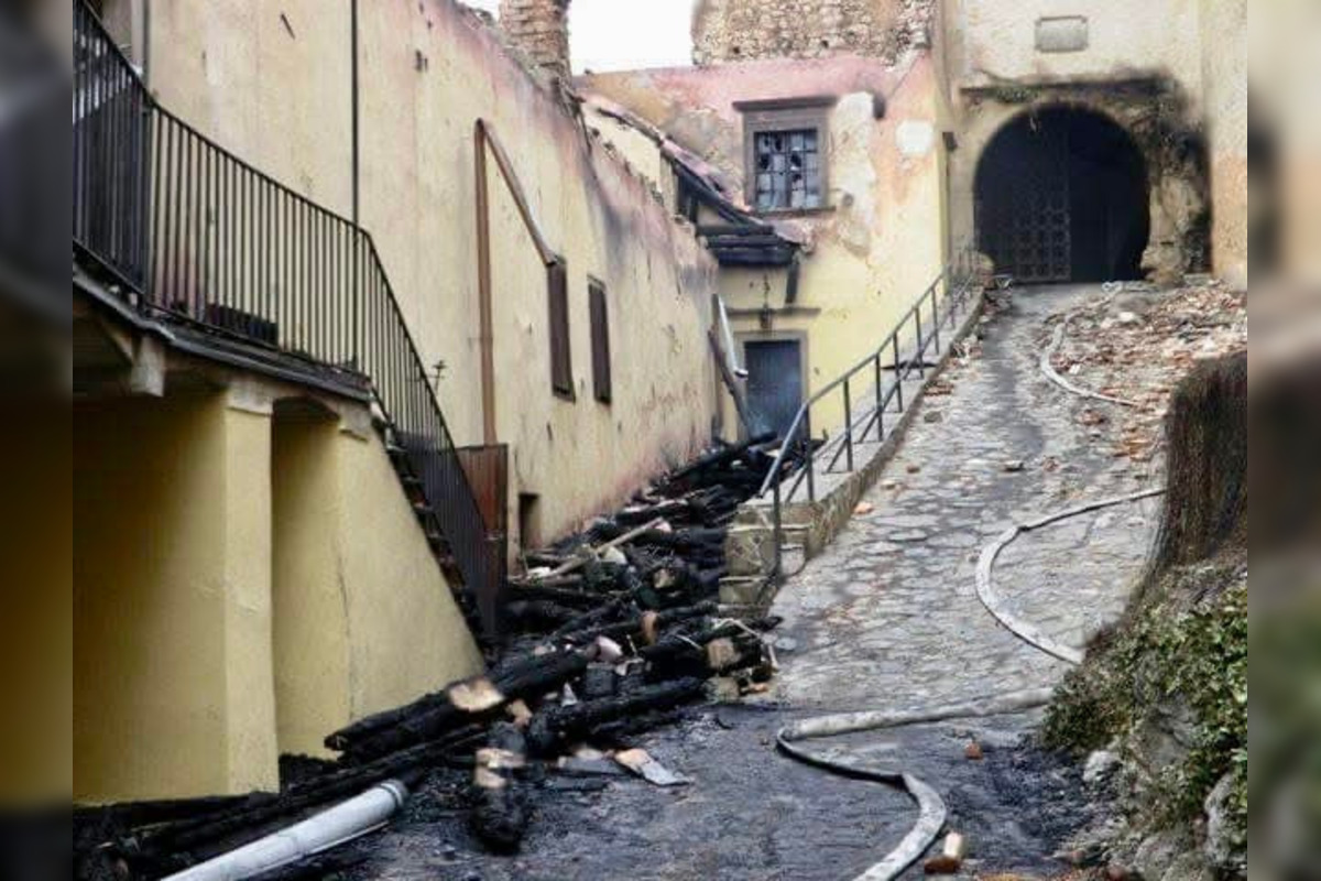 FOTO: Krásnu Hôrku pred 14 rokmi pohltili ničivé plamene, foto 3