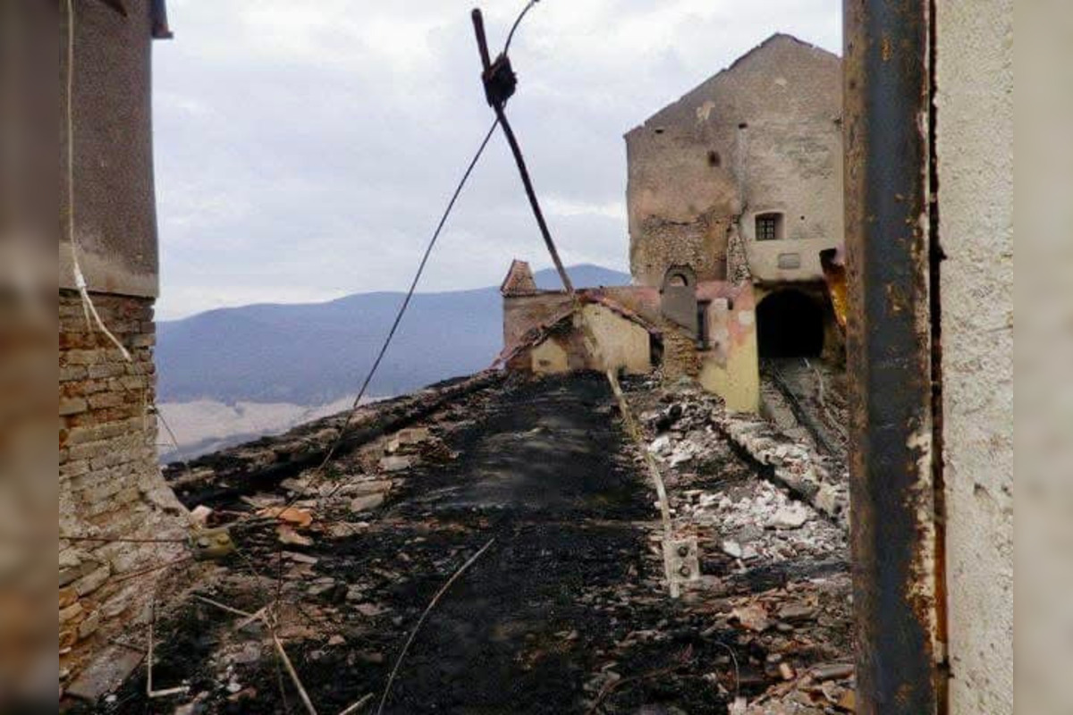 FOTO: Krásnu Hôrku pred 14 rokmi pohltili ničivé plamene, foto 10