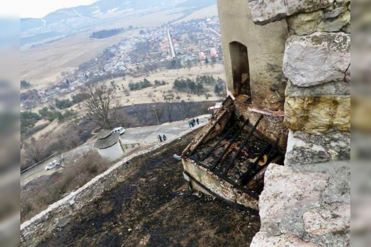 FOTO: Krásnu Hôrku pred 14 rokmi pohltili ničivé plamene, foto 14