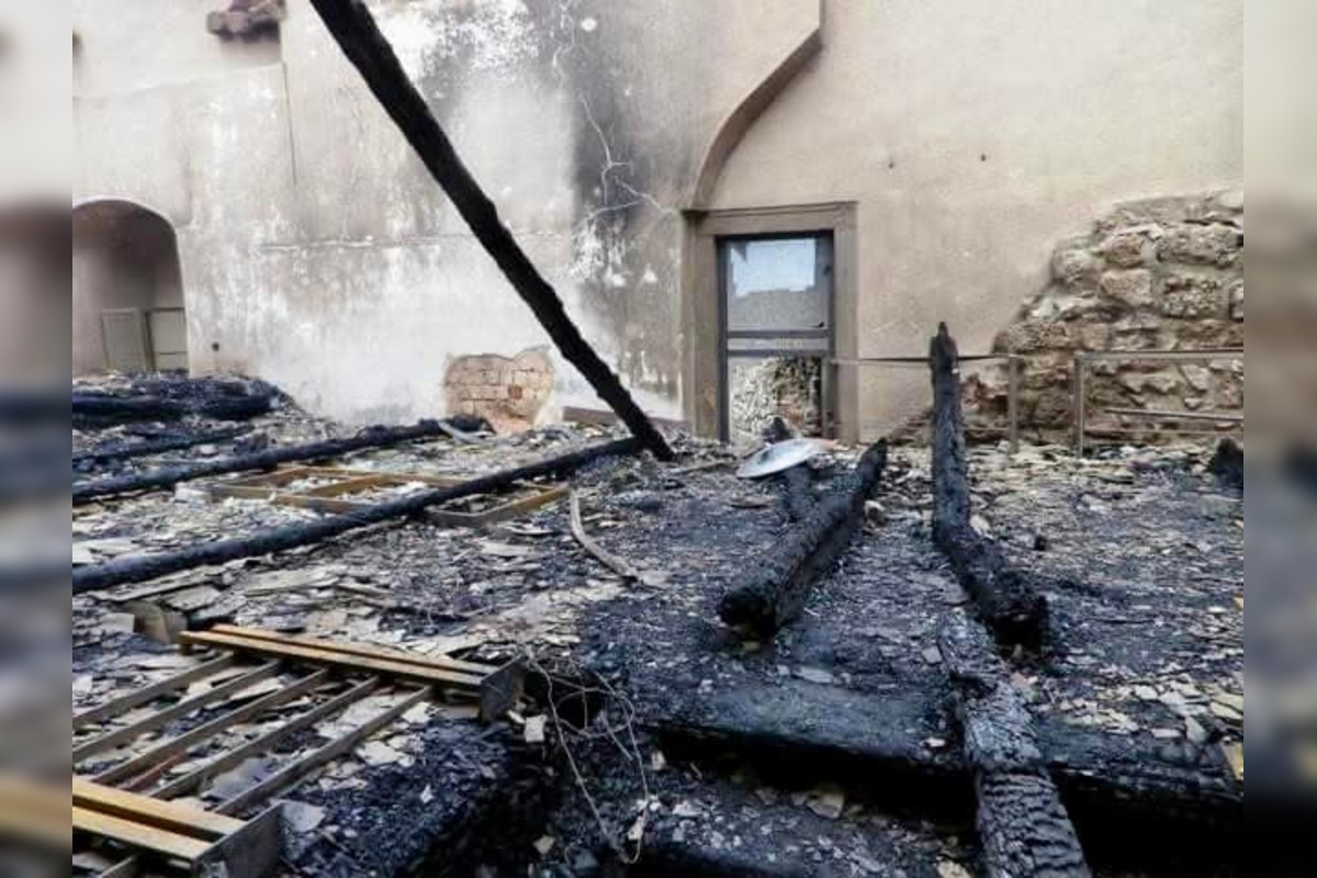 FOTO: Krásnu Hôrku pred 14 rokmi pohltili ničivé plamene, foto 17