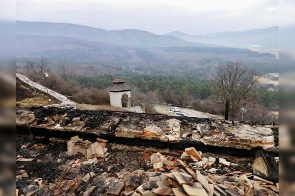 FOTO: Krásnu Hôrku pred 14 rokmi pohltili ničivé plamene, foto 18