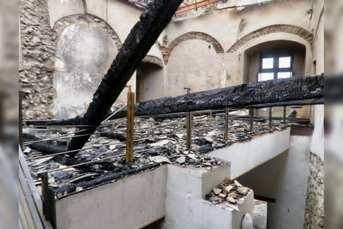 FOTO: Krásnu Hôrku pred 14 rokmi pohltili ničivé plamene, foto 25