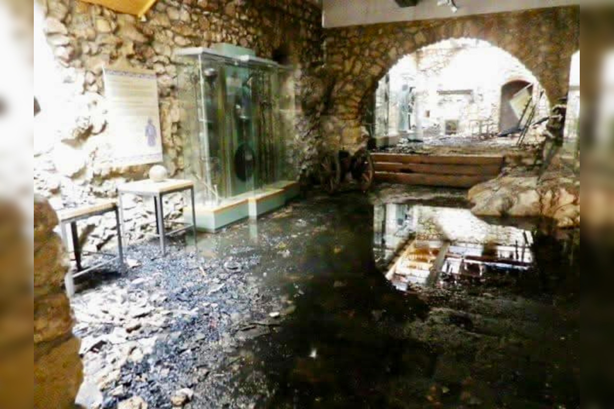 FOTO: Krásnu Hôrku pred 14 rokmi pohltili ničivé plamene, foto 31