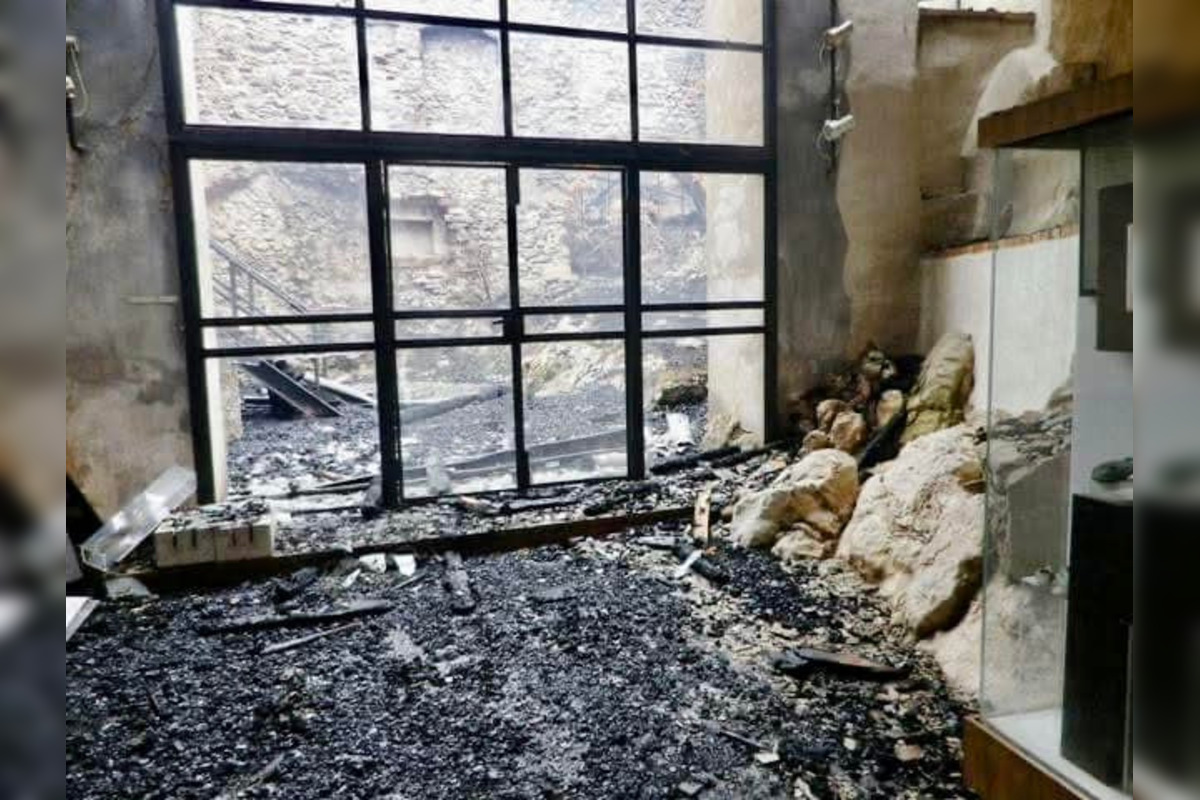 FOTO: Krásnu Hôrku pred 14 rokmi pohltili ničivé plamene, foto 35