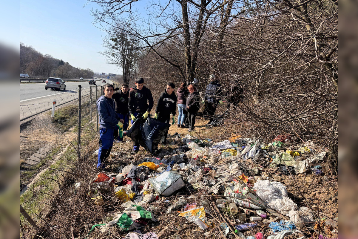 FOTO: Ťahanovčania majú za sebou ďalšiu jarnú brigádu, foto 9
