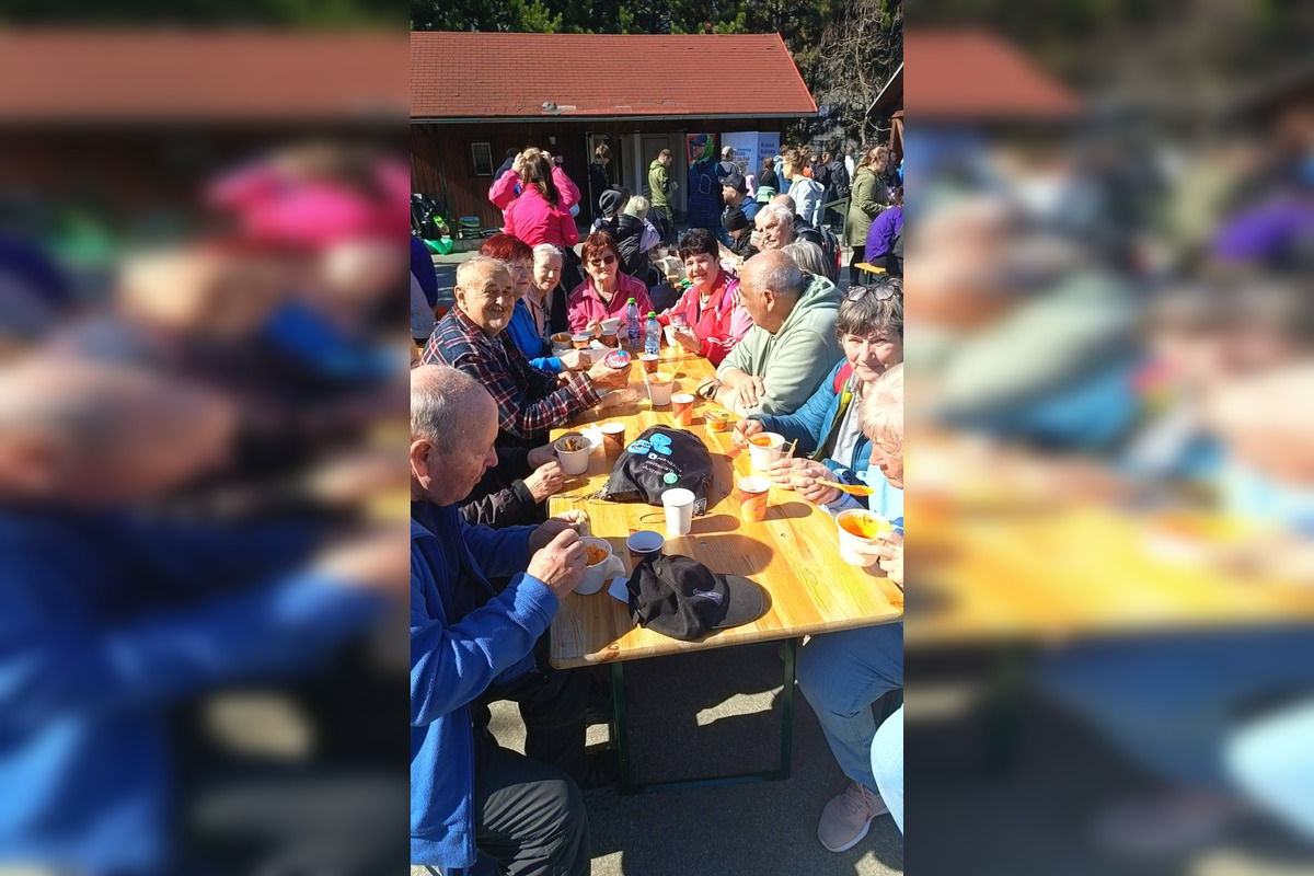 FOTO: Ťahanovčania majú za sebou ďalšiu jarnú brigádu, foto 20