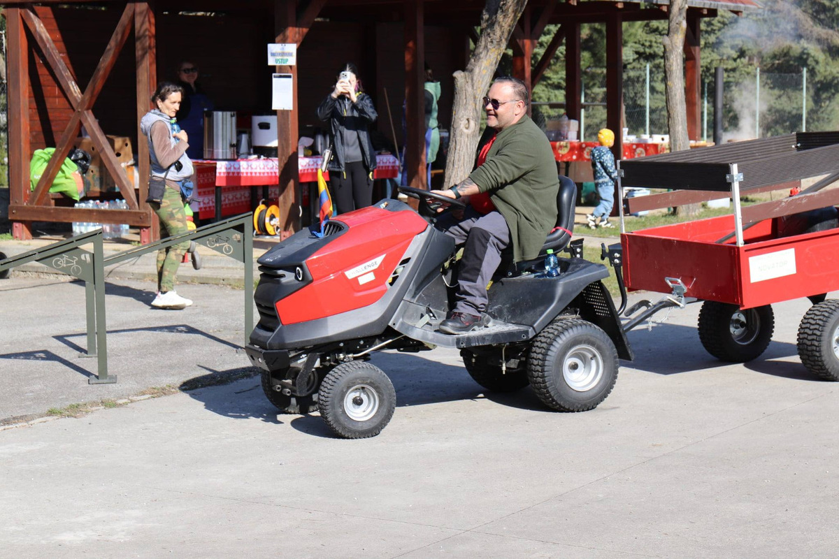 FOTO: Ťahanovčania majú za sebou ďalšiu jarnú brigádu, foto 23