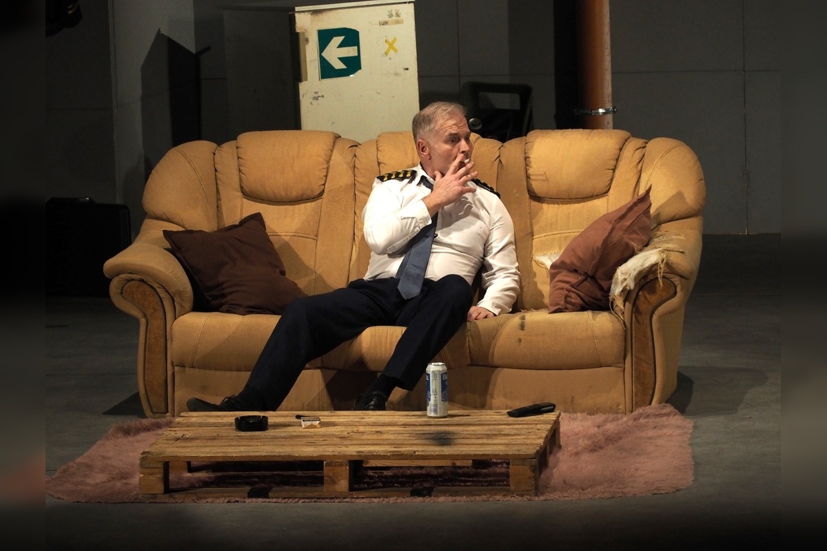 FOTO: Divadlo Komédie vystúpilo pred divákmi v Snine a Trebišove, v Rožňave to skončilo fiaskom, foto 18