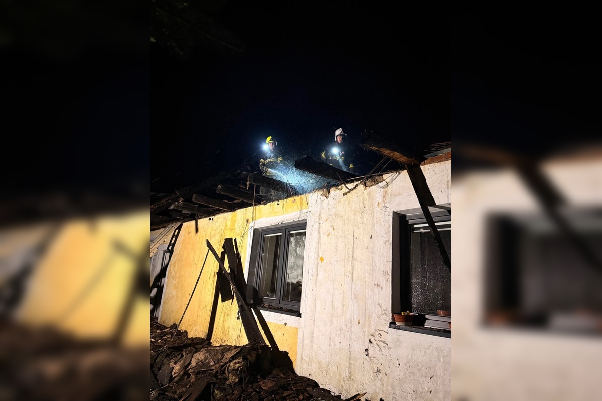 FOTO: Požiar rodinného domu v Kalši, foto 6