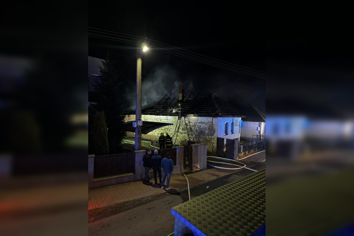 FOTO: Požiar rodinného domu v Kalši, foto 7