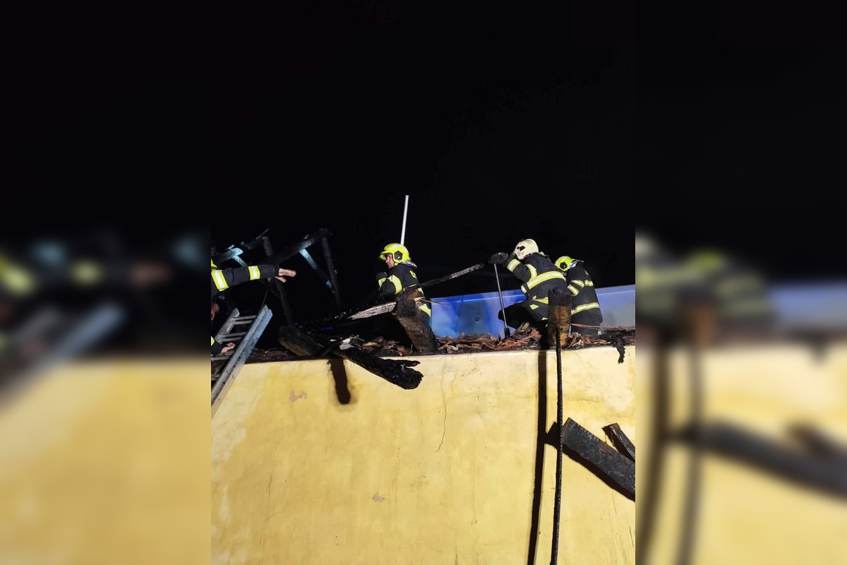 FOTO: Požiar rodinného domu v Kalši, foto 8