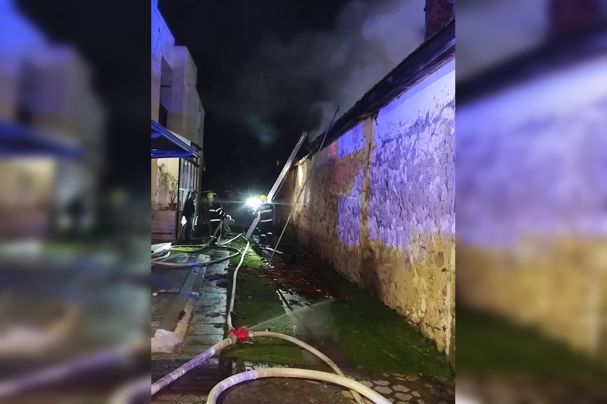 FOTO: Požiar rodinného domu v Kalši, foto 9